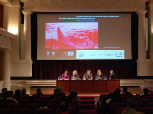 La sessione inaugurale del congresso; al centro: Esteban Fernández-Cobián 